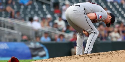 Herrin suffers contusion after taking line-drive comebacker off left elbow