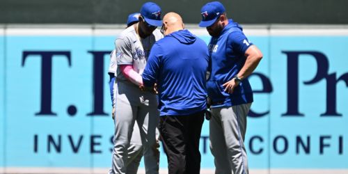 'Misunderstanding' from young fan leads to Sánchez's early exit with wrist injury