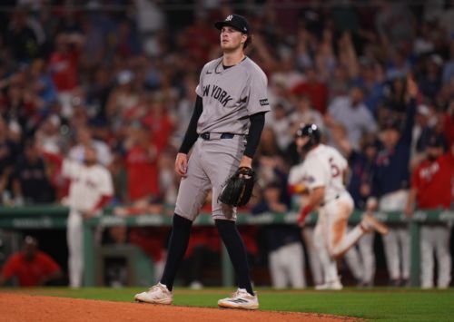 Sloppy Yankees lose an ugly one in Boston