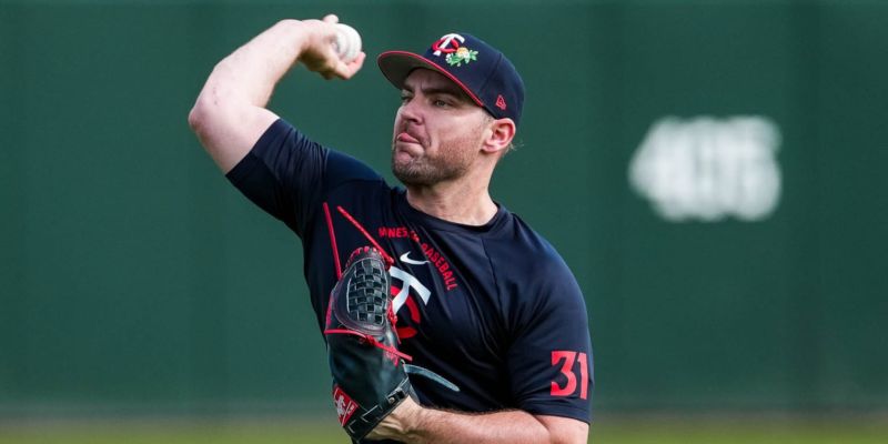 Hendriks back where it all began in battle for Twins' bullpen spot