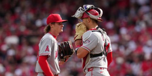 Fingernail contusion ends Klassen's 2nd MLB start early