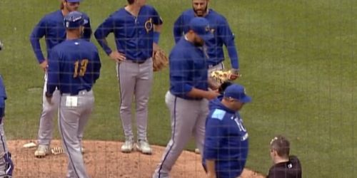 Concern after Estevéz's rehab outing cut short by shoulder discomfort