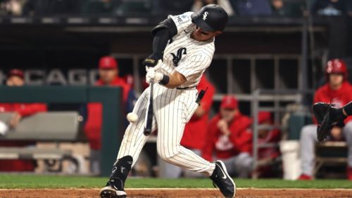 Romo switch-hits first 2 HRs to carry White Sox