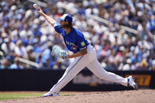Jays Beat Marlins, 2-1