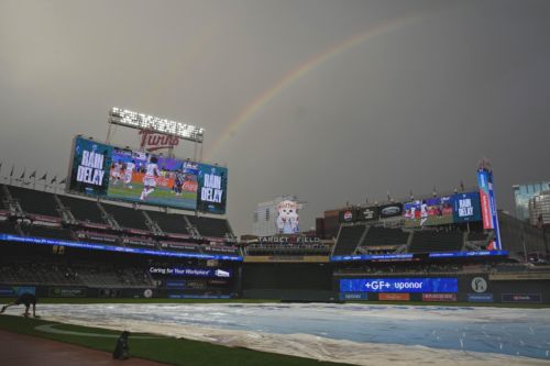 Twins 9, Cardinals 8: Bombas fly over the rainbow