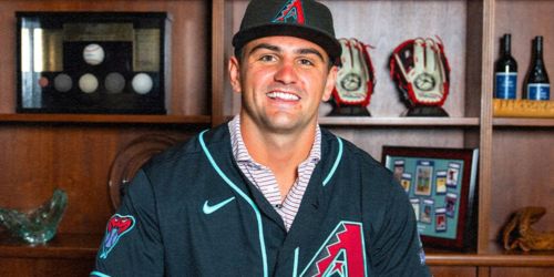 'Pretty unreal': D-backs' first-round pick signs, then takes BP with a legend