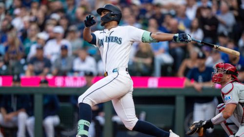 Julio Rodríguez is still searching at the exact moment the Mariners need him most
