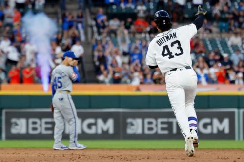 Royals winning streak ends as they fail to put away Tigers
