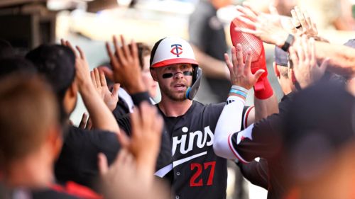 Twins News: Wild Card standings after White Sox series, Byron Buxton to IL, Woo-Suk Go clears waivers
