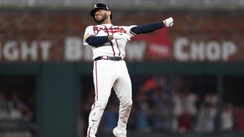 Yankees watching 2025 minor-league signing dominate elsewhere in classic outcome