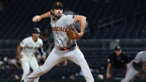 SF Giants swap out relievers ahead of Saturday's game against the New York Mets