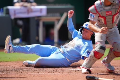 Royals beat Phillies on hot day in Sunday matinee