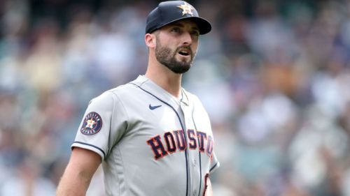 Astros starter Bolton exits with back injury