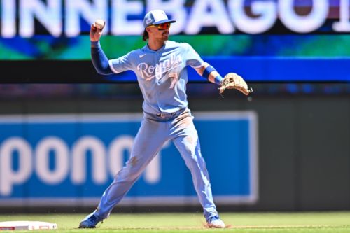 Rally Royals: 9th inning comeback pushes Royals past Twins
