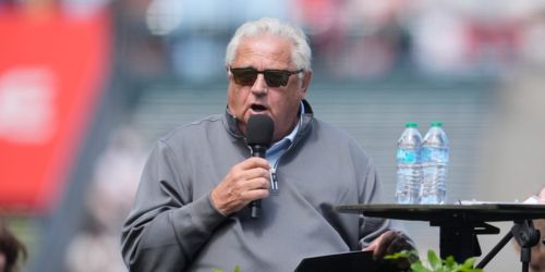 Kuiper shares throat cancer diagnosis; will return to booth for Krukow's sendoff