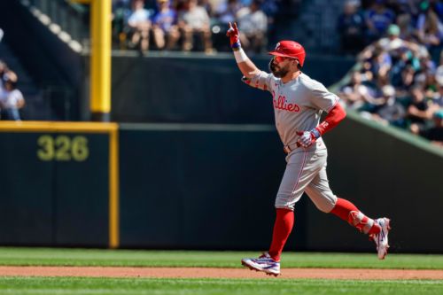 This is 40: Phillies 6, Mariners 0
