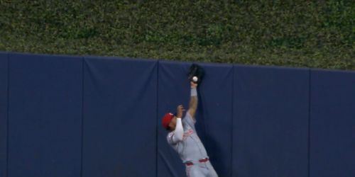 Exactly 1 year later, Myers duplicates crazy catch to rob former team