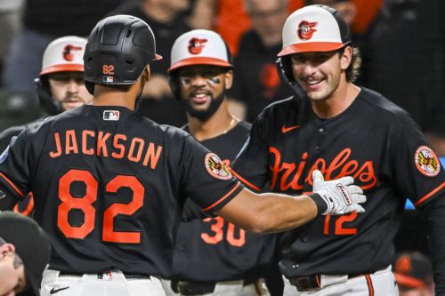 Orioles pull off amazing six-run comeback, stun D’Backs, 9-7