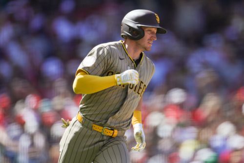 Padres take two from Angels, win fifth consecutive series