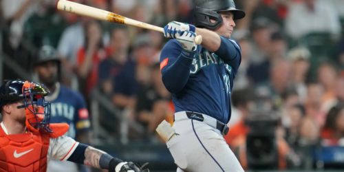 Donovan, Young star as Mariners put it all together for needed win over Astros
