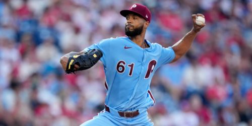 EIGHT doubles on 16 hits?! Phils' offense picks up Sánchez after short outing