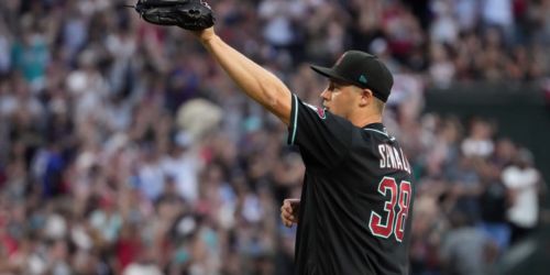 Sewald flushes loss with dinner and a movie, then earns clutch save for Soroka