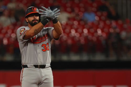 Orioles blow big lead, come back with 8-7 win over Cardinals