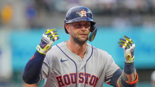 Astros suddenly have unexpected trade chip after frustrating offseason roster headache