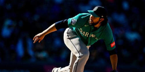 Muñoz (right knee inflammation) goes on IL, ending season