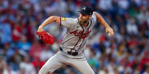 Sale passes Glavine on K's list, dominates Phils for Braves' 4th straight win