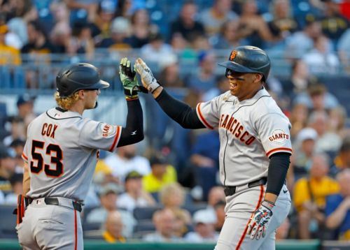 Aces are wild in 13-12 Giants loss