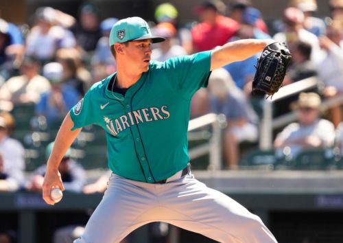 It is designed to make you feel small; Mariners drop game to Cubs, 7-4