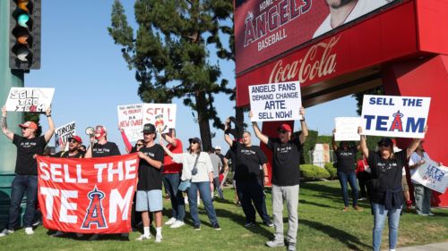 'Tarps off' trend reaching Angel Stadium is Arte Moreno's worst nightmare