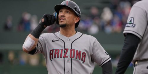 Vargas ups season-opening hitting streak to 24, moves average above .400