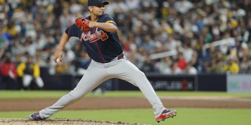 With Suarez (forearm) unavailable, Braves' bullpen runs out of gas in extras