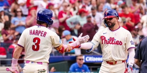Schwarber (TWICE) homers in 4th straight, claims share of MLB lead