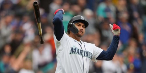 Naylor ends drought with first 2 blasts of '26 to lift Mariners to sweep