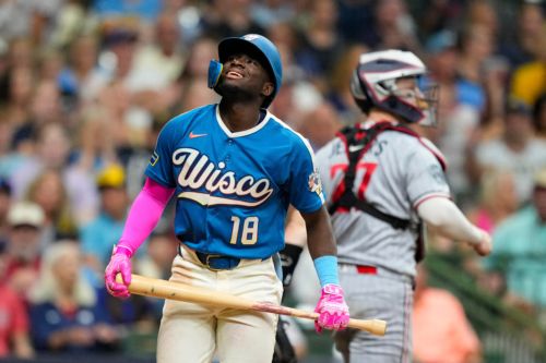 Brewers blow early lead, lose wild one to Twins 8-6