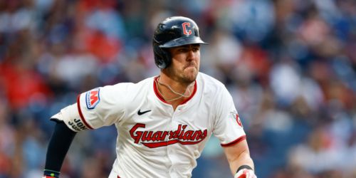 Jones' second stint with Guards ends with trade to White Sox