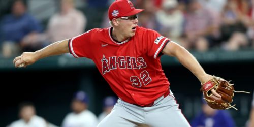 Johnson makes Texas homecoming a sweet one in 1-hit gem