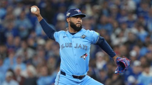 Former Blue Jays reliever's first game with Mariners doesn't go as planned