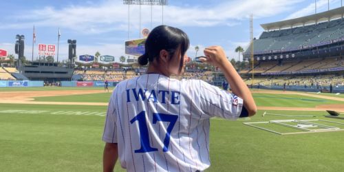 Teen who plays ball at Ohtani's old high school nails her 1st pitch at Dodger Stadium