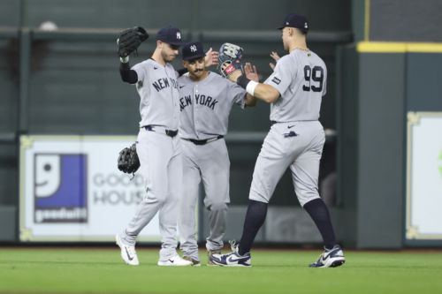 Yankees win eighth consecutive game with three homers in Houston