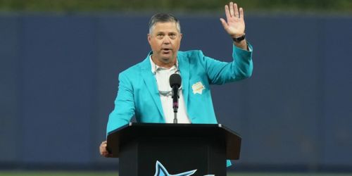 Postseason hero Beckett inducted into Marlins Legends Hall of Fame