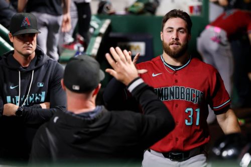 Diamondbacks continue to decide whether to buy or sell