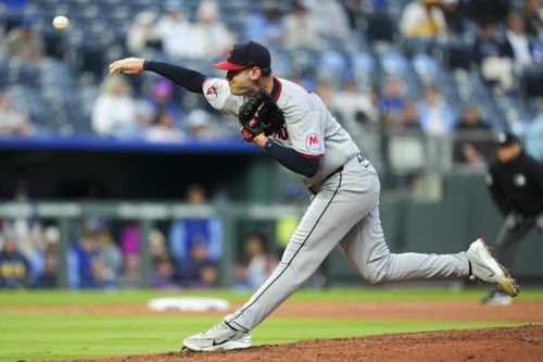 Royals Best Guardians Despite Hoskins Homer