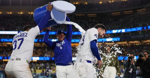 Kyle Tucker's walk-off single lifts Dodgers to comeback win over Marlins