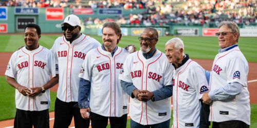 Sox welcome back 6 legends for historic first pitch at Fenway