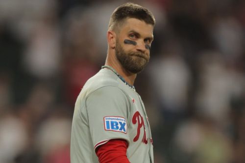 Losing skid hits seven as floodgates open late in Chicago