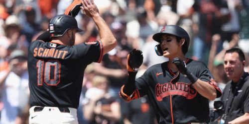 Lee's first homer in a month, Devers' 22nd jump start win for Giants